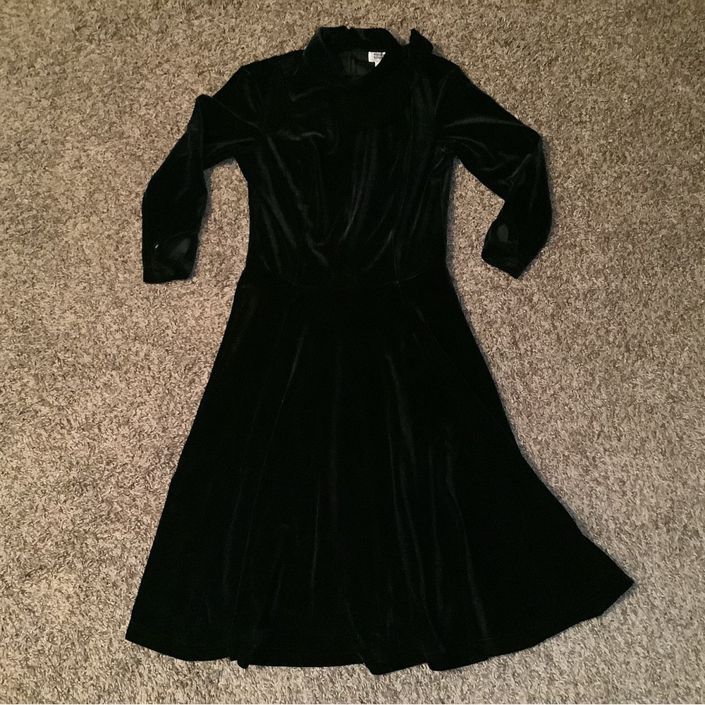 Unique Vintage velvet dress, color black, size: Small or 4